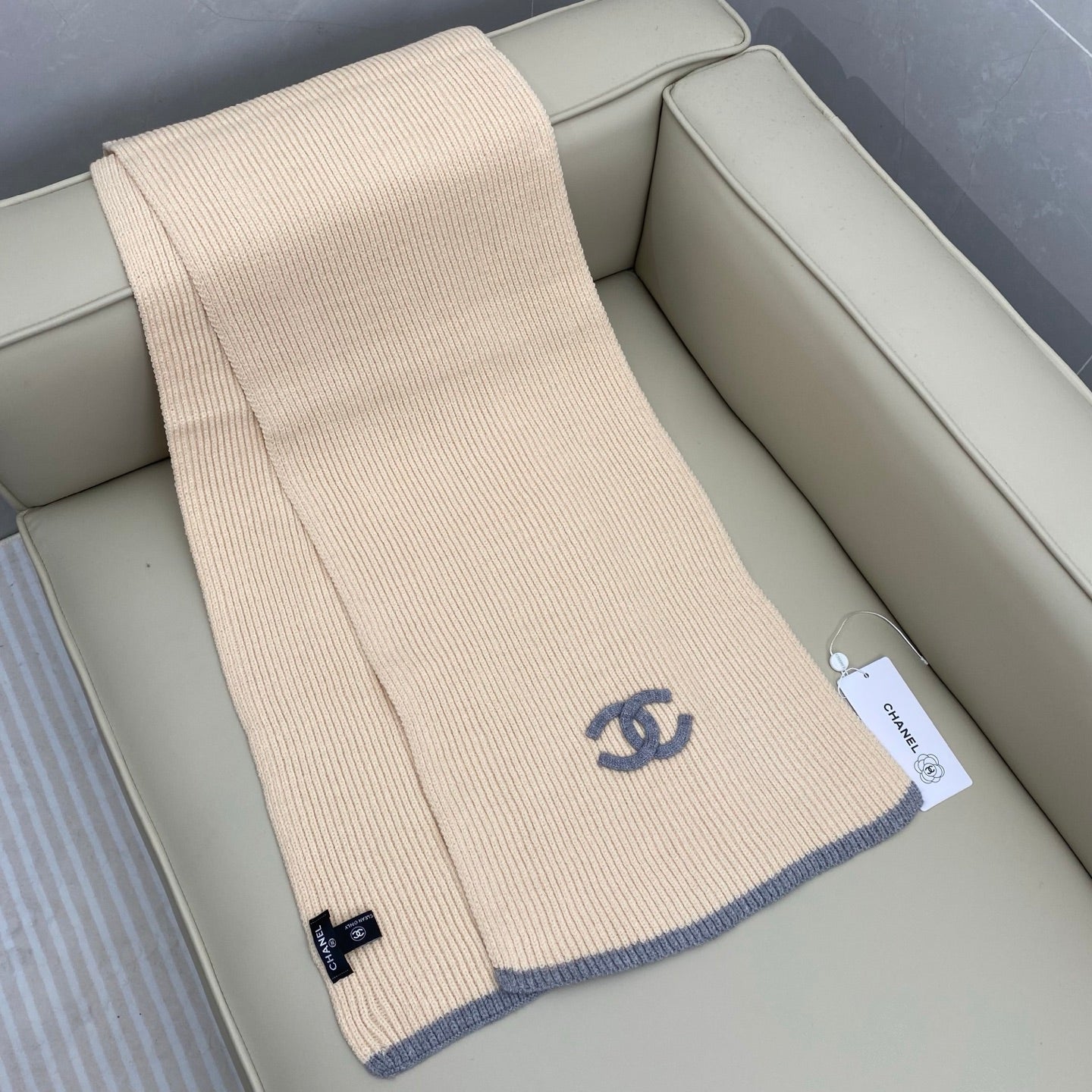 CHANEL 25S SCARF IN CASHMERE 931290