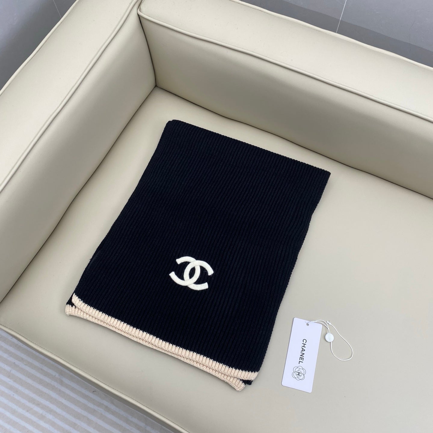 CHANEL 25S SCARF IN CASHMERE 931291