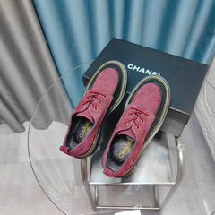 OXFORD SHOES IN MAGENTA PURPLE SUEDE AND BLACK SHEEPSKIN