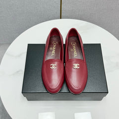 CC LOAFERS 25S IN DARK RED CALFSKIN GOLD HARDWARE WITH STONES