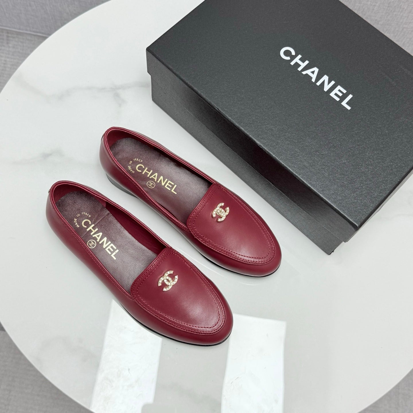 CC LOAFERS 25S IN DARK RED CALFSKIN GOLD HARDWARE WITH STONES