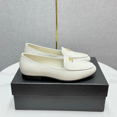 CC LOAFERS 25S IN WHITE CALFSKIN GOLD HARDWARE WITH STONES