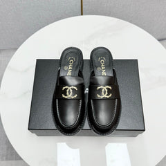 CC FLAT MULE 25S IN BLACK CALFSKIN STYLE 7