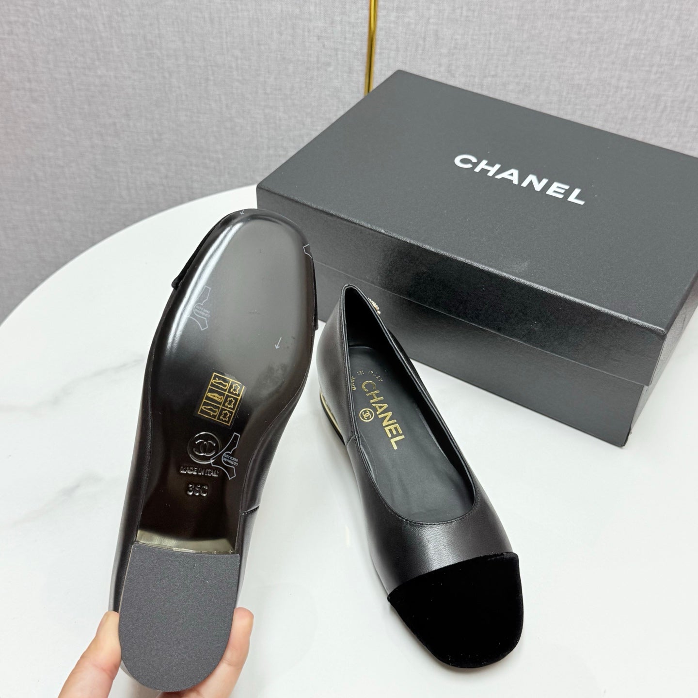 CC BALLET FLATS 25S IN BLACK LAMBSKIN AND SUEDE WITH PEARL HEEL