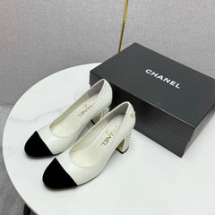 CC HIGH HEEL 25S IN WHITE LAMBSKIN AND BLACK SUEDE WITH PEARL HEEL STYLE 2