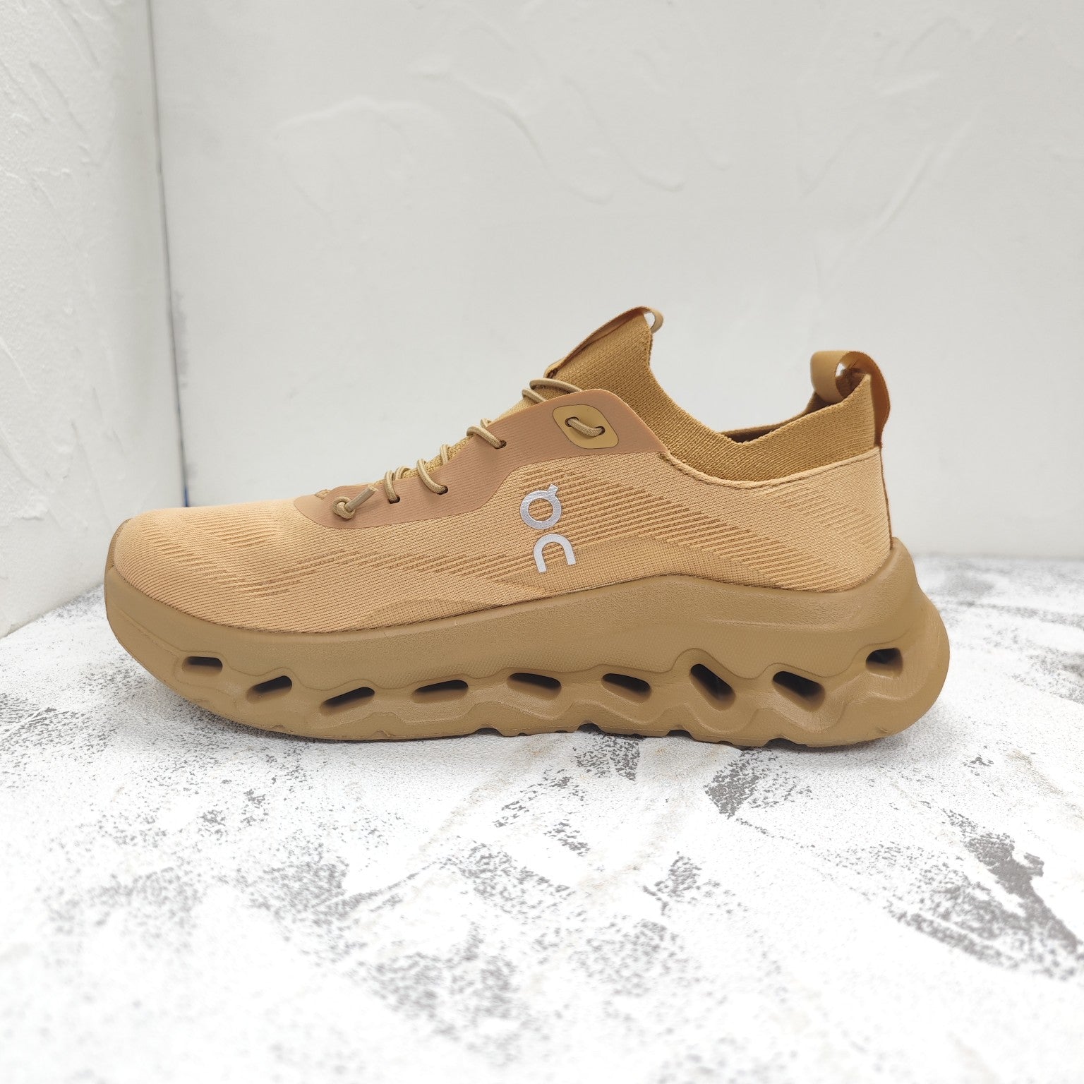 CLOUDTILT SNEAKER IN TORTILLA BROWN RECYCLED POLYESTER