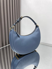 FENDIGRAPHY MEDIUM 29 IN QUEEN SMOOTH LAMBSKIN GOLD HARDWARE