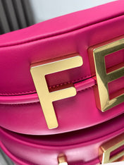FENDIGRAPHY MEDIUM 29 IN BRIGHT PINK SMOOTH LAMBSKIN GOLD HARDWARE