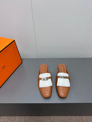 0Z MULE IN BRONZE BROWN LAMBSKIN WITH WHITE FRINGE DETAIL