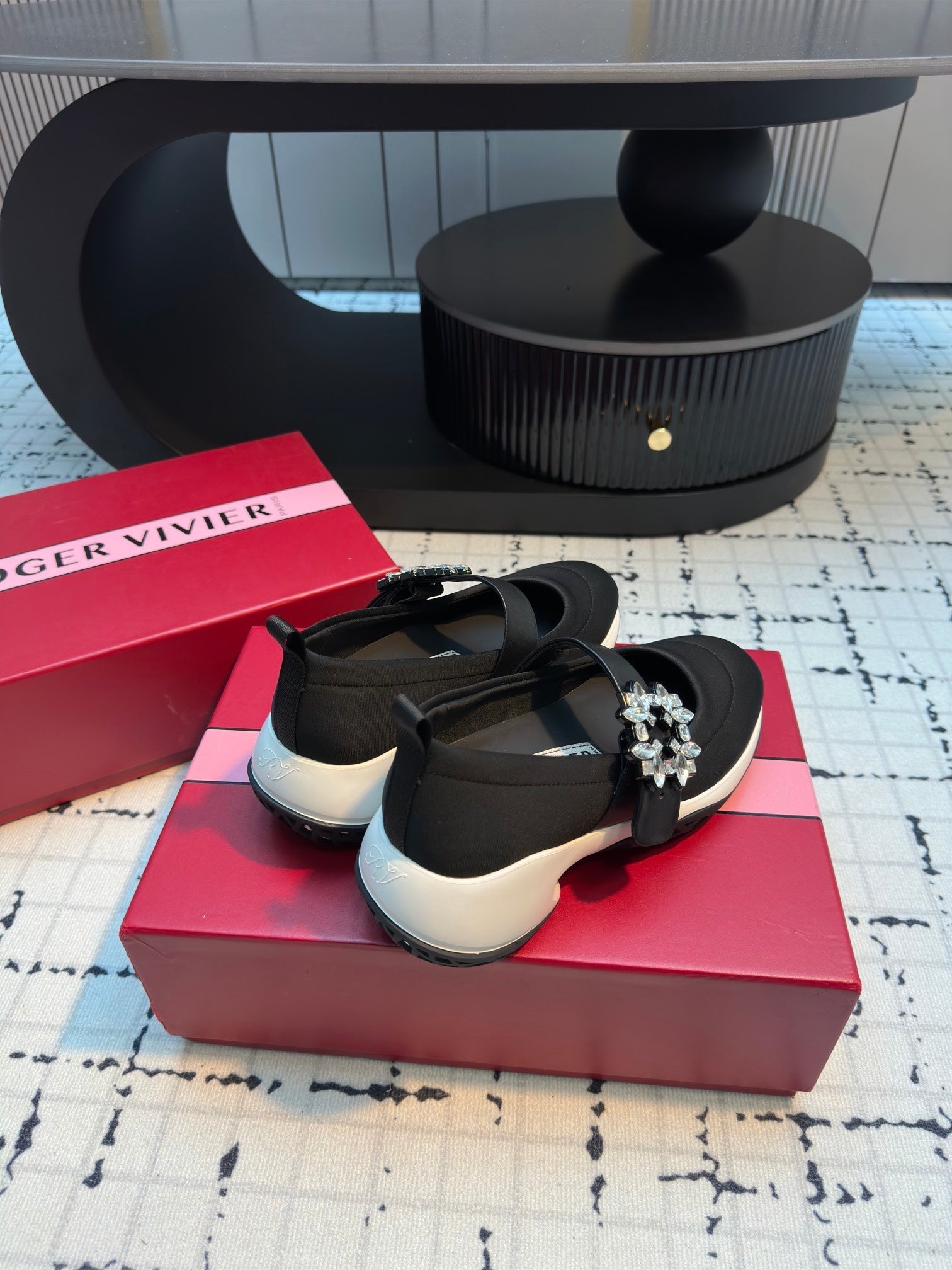 VIV' RUN BALLERINAS IN BLACK FABRIC