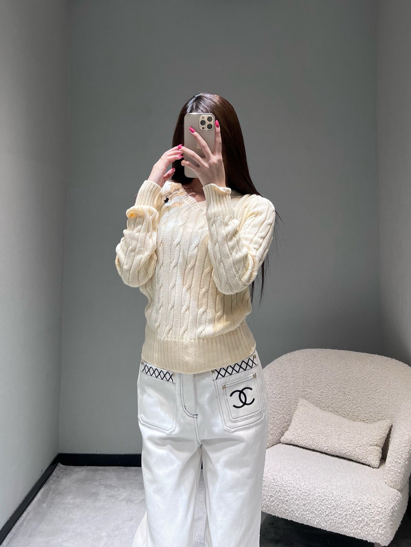 RALPH LAUREN KNITTED V-NECK SWEATER 404