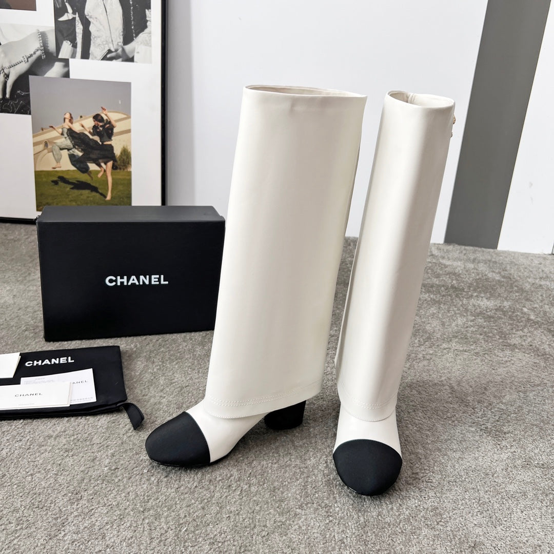 CHANEL 25S HIGH BOOTS 55MM IN IVORY BLACK CALFSKIN AND CANVAS GOLD HARDWRE