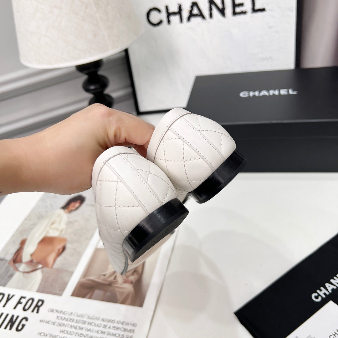 CHANEL 25S LOAFER DANCE SHOES IN WHITE CALFSKIN GOLD HARDWRE