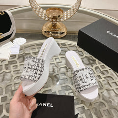 WEDGE PLATFORM IN BLACK MIX WHITE FABRIC WITH LOGO