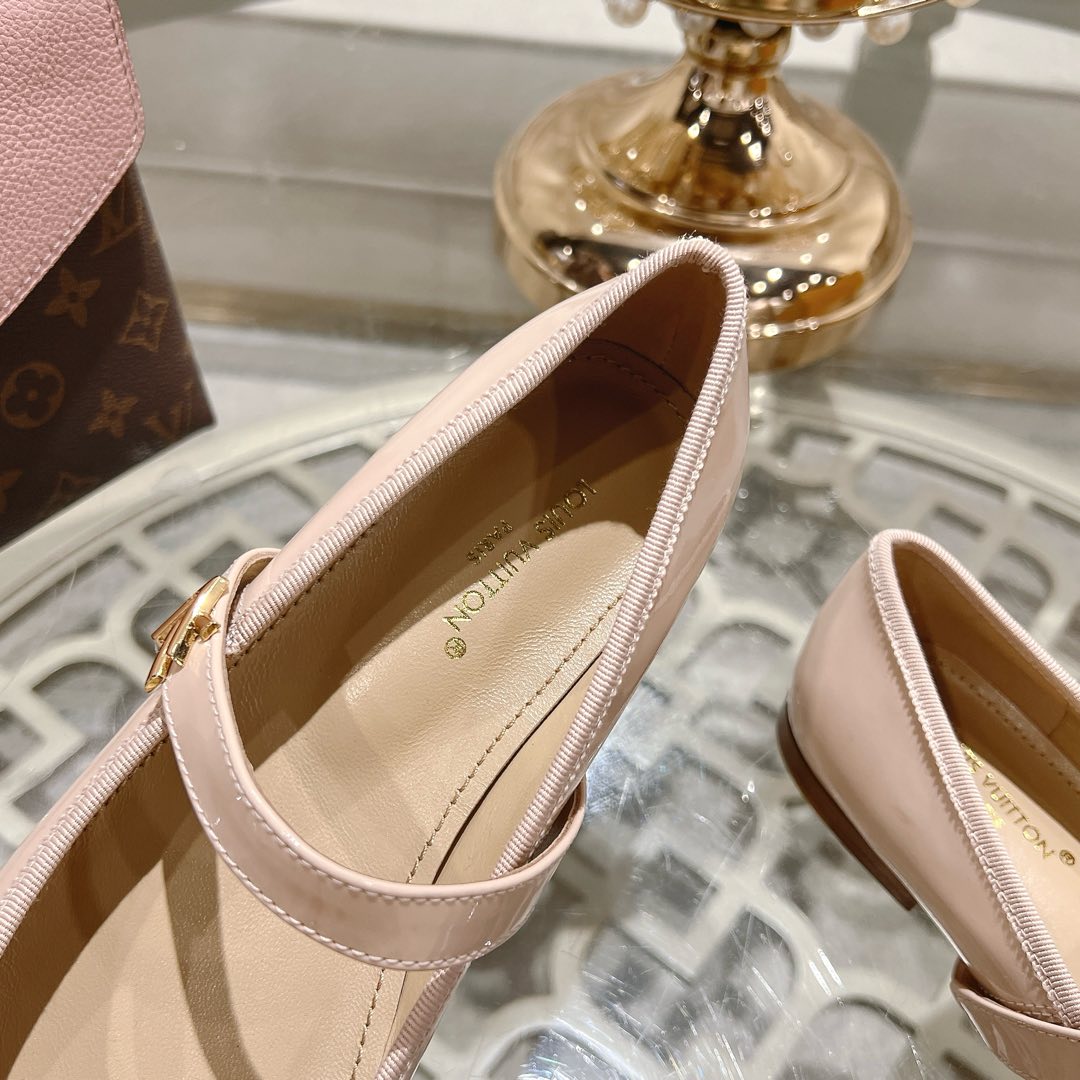 MARY JANE SHOES IN LIGHT PINK PATENT CALFSKIN