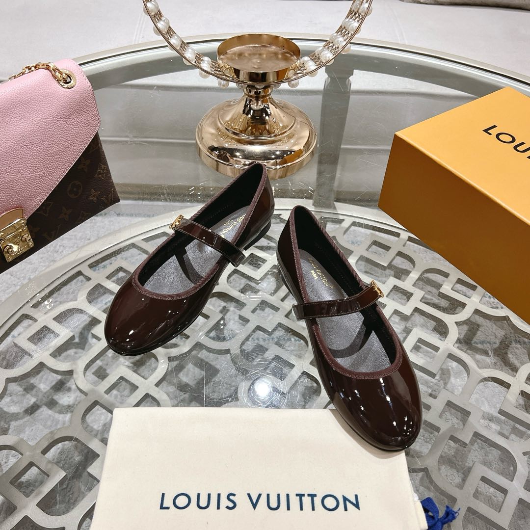 MARY JANE SHOES IN WALNUT BROWN PATENT CALFSKIN