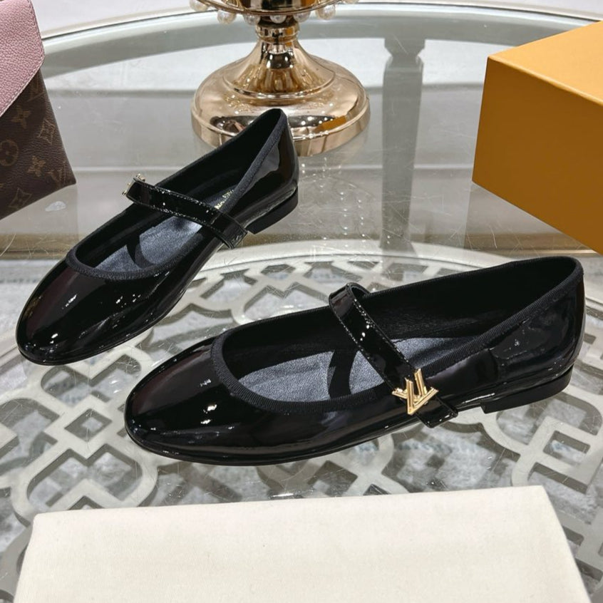 MARY JANE SHOES IN BLACK PATENT CALFSKIN