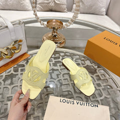 ISOLA FLAT SLIDE IN PALE YELLOW CALFSKIN