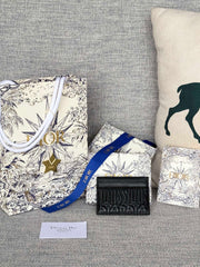 FREESIA CARD HOLDER 10 IN BLACK QUILTED ALLOVER CALFSKIN