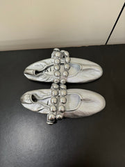 ALAIA SPHERE BALLET FLATS IN SILVER LAMBSKIN