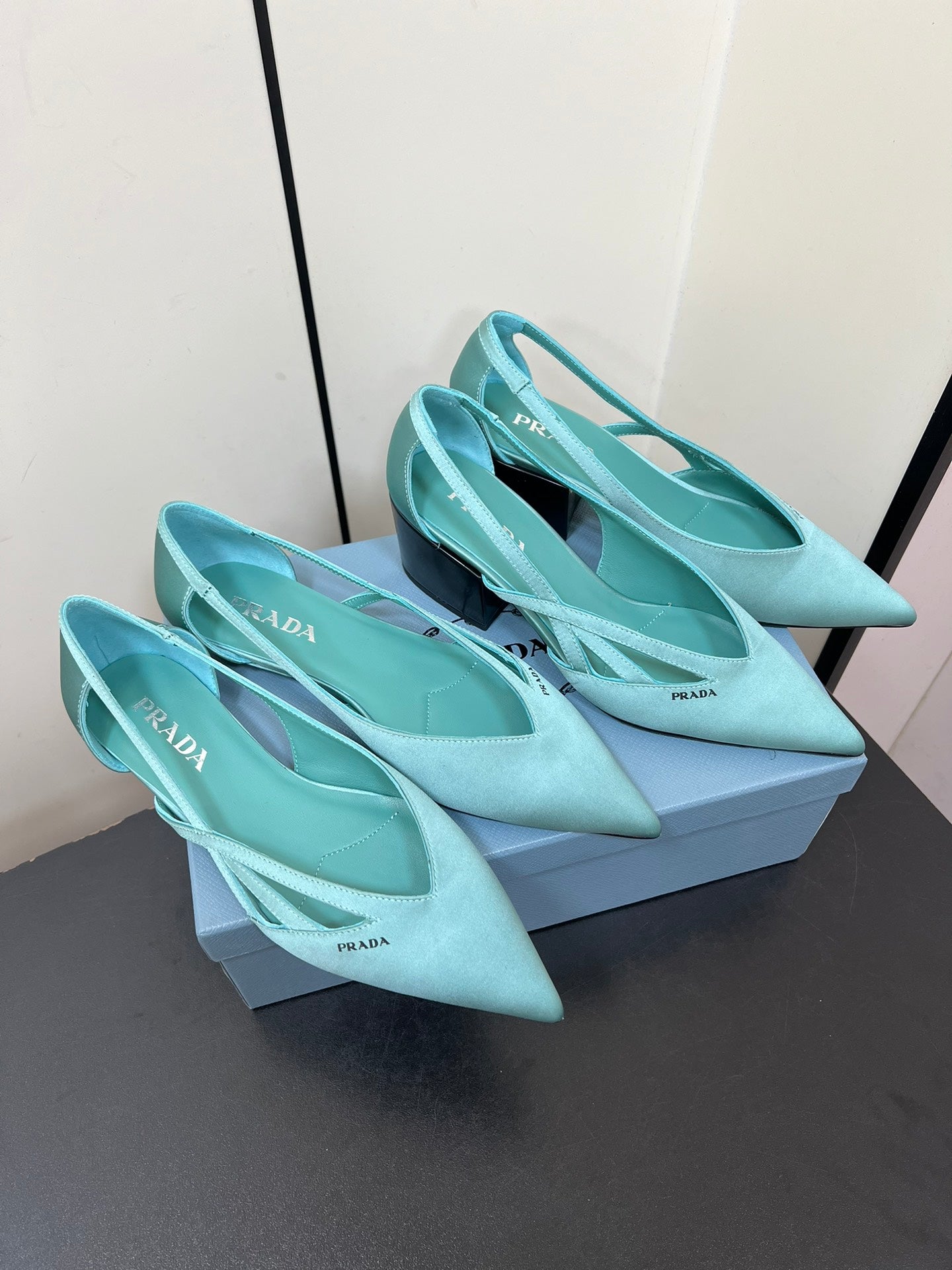 CUT-OUT BALLERINAS IN TURQUOISE BLUE SATIN