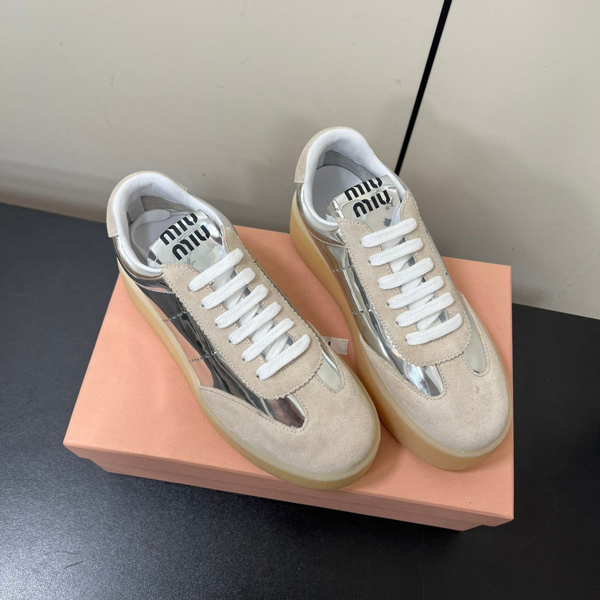 THICK-SOLED RETRO SNEAKERS IN SILVER METALLIC LAMBSKIN AND BEIGE SUEDE