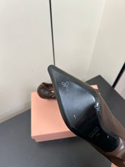 POINTED-TOE MID HEEL PUMPS IN CHOCOLATE SMOOTH LAMBSKIN