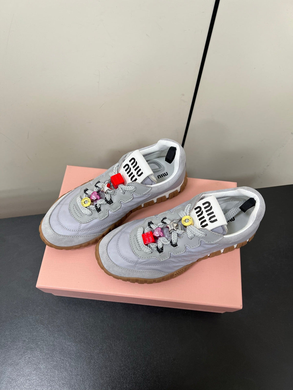 TYRE SNEAKERS IN GREY TECHNICAL FABRIC AND SUEDE WITH STICKER