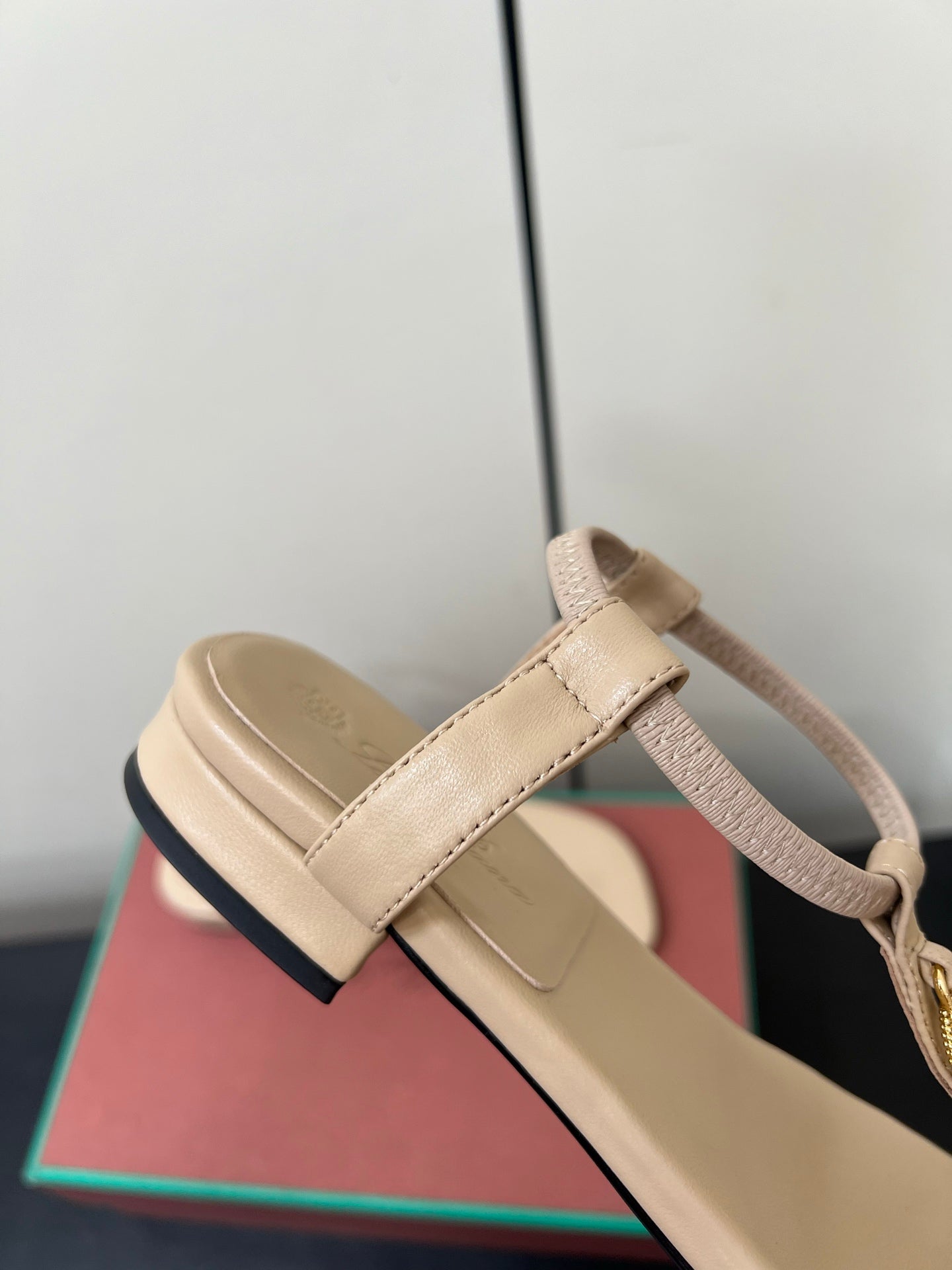 LP MINDIL SANDAL IN BEIGE LAMBSKIN