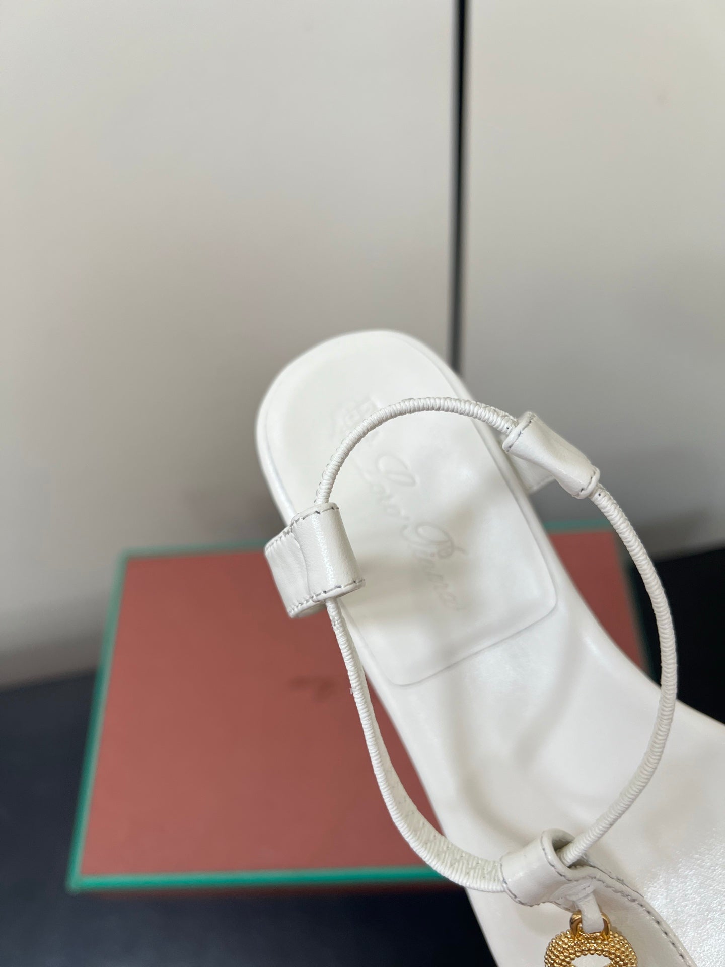 LP MINDIL SANDAL IN WHITE LAMBSKIN