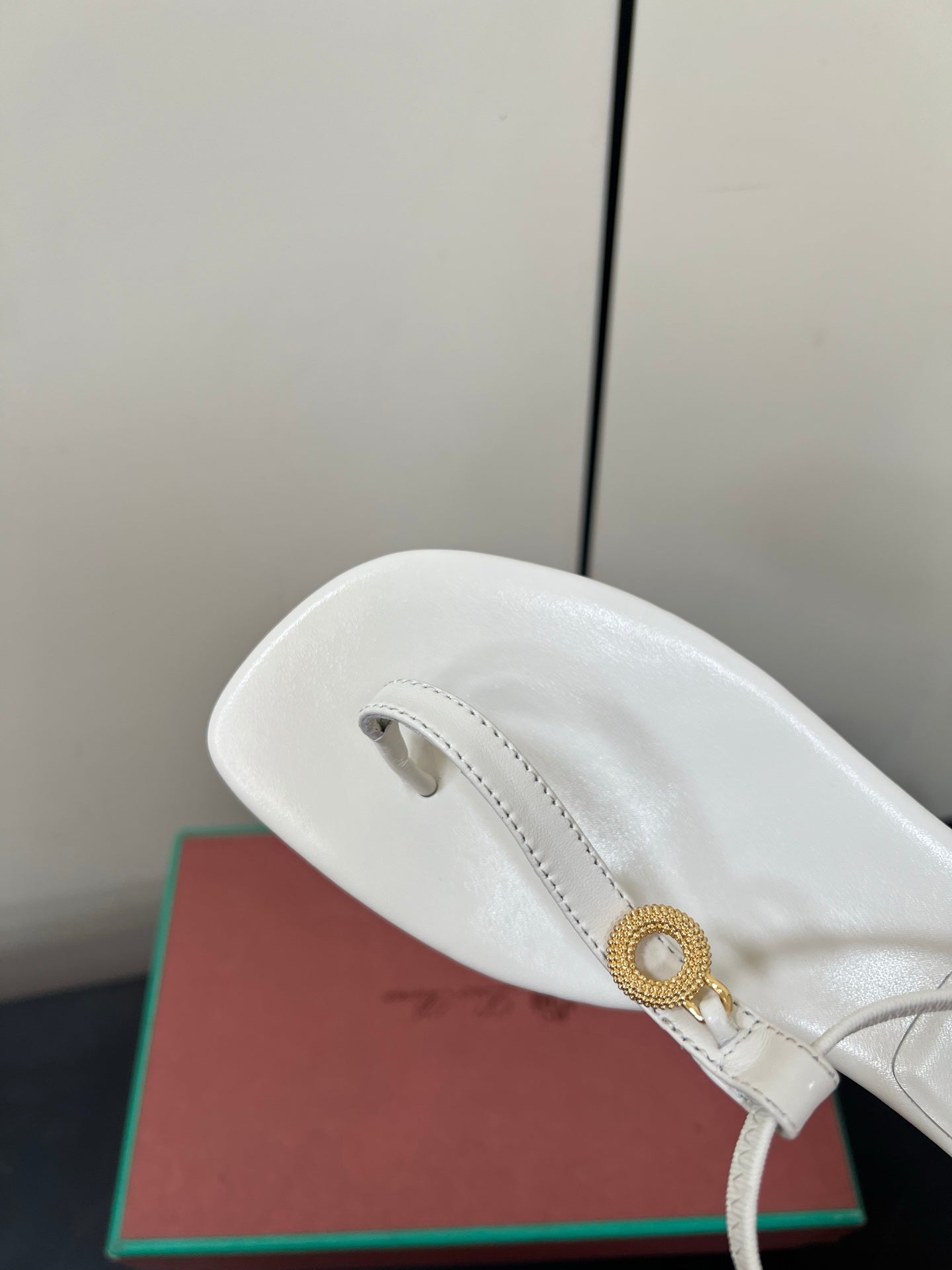 LP MINDIL SANDAL IN WHITE LAMBSKIN