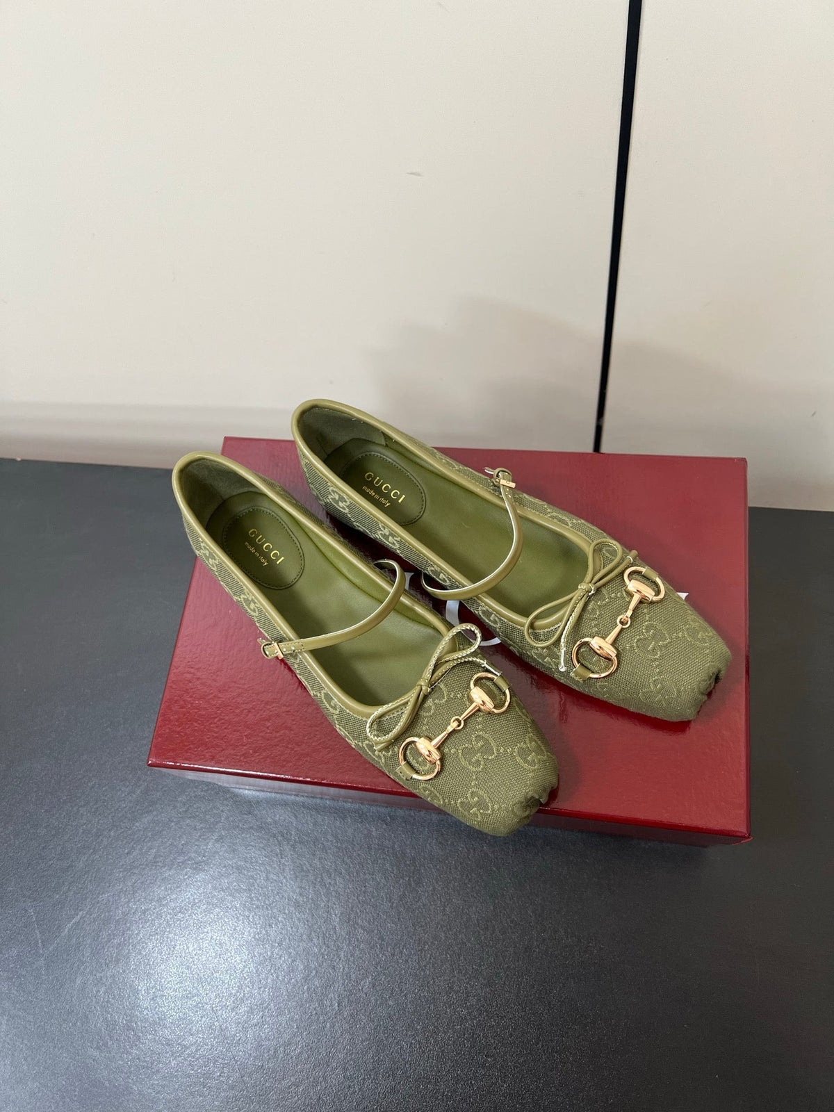 GG MARY JANE 25S IN MOSS GREEN CANVAS WITH GOLD HARDWARE