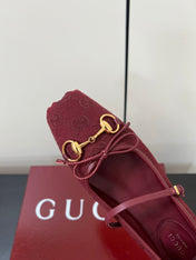 GG MARY JANE 25S IN DARK RED CANVAS WITH GOLD HARDWARE