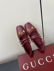 GG MARY JANE 25S IN RED LAMBSKIN WITH GOLD HARDWARE
