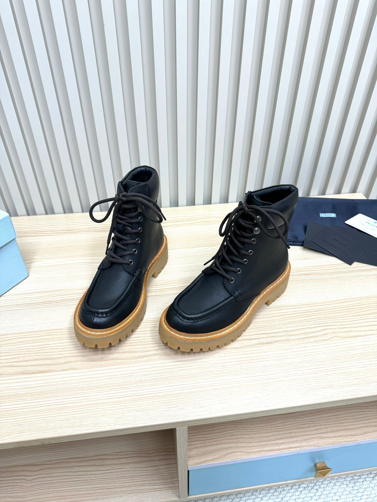 PRADA 25S LACE-UP ANKLE BOOTS IN BLACK CALFSKIN