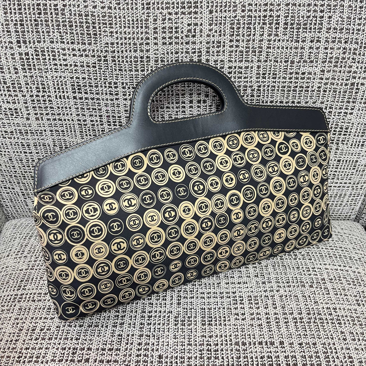 CHANEL 25S SHOPPING BAG 46 CM IN BLACK MIX BEIGE CANVAS PRINTED LOGO