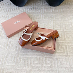 MARY JANE MULE PUMPS IN RED BROWN GLOSSY SHEEPSKIN