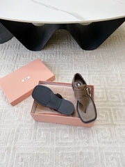 THONG SANDALS IN COFFEE BROWN LAMBSKIN WITH SILVER BUCKLE