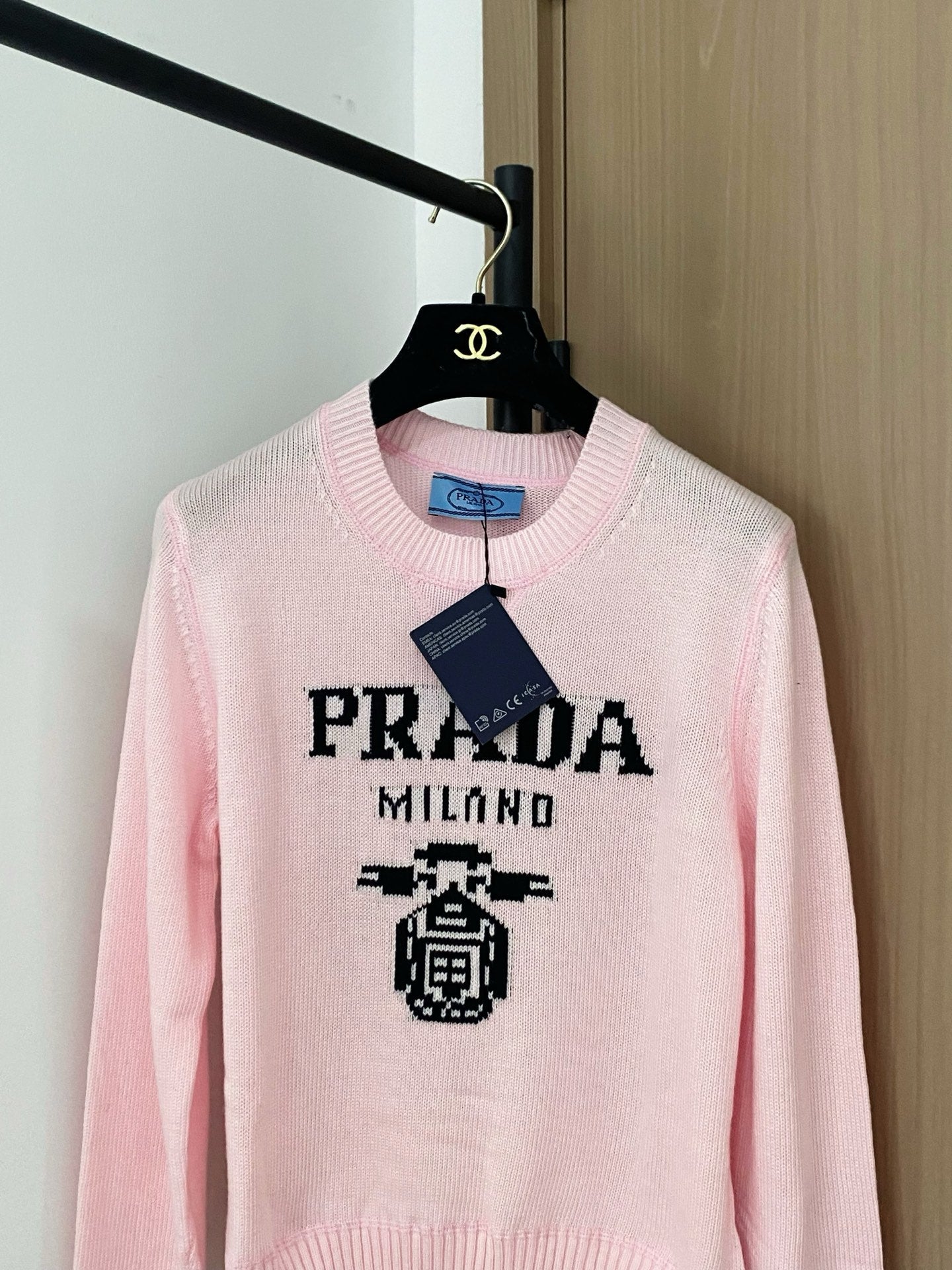 PRADA KNIT TOP STYLE 24