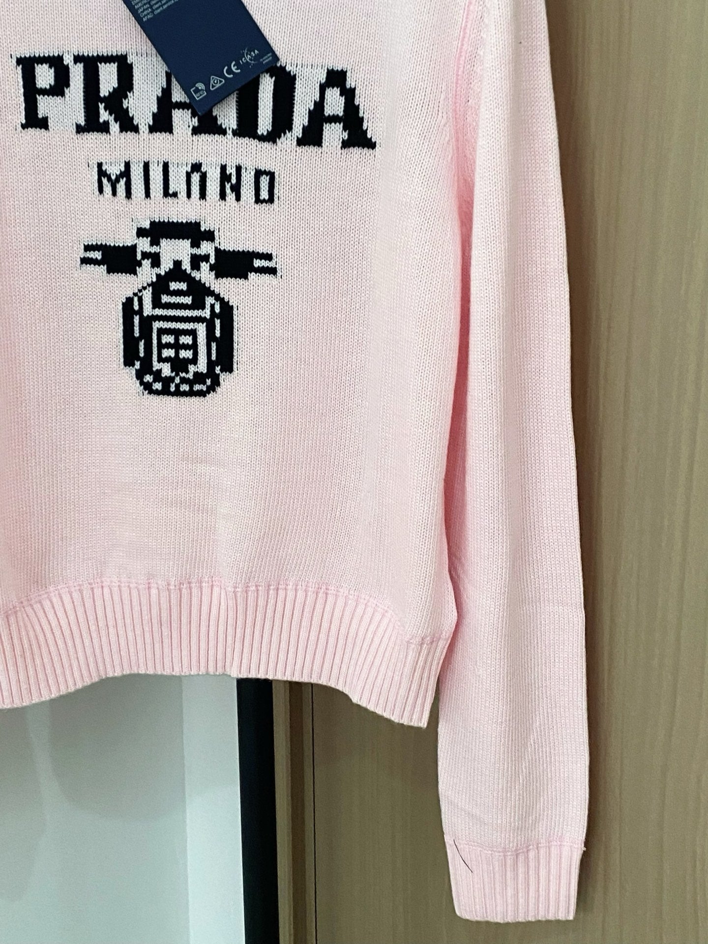 PRADA KNIT TOP STYLE 24
