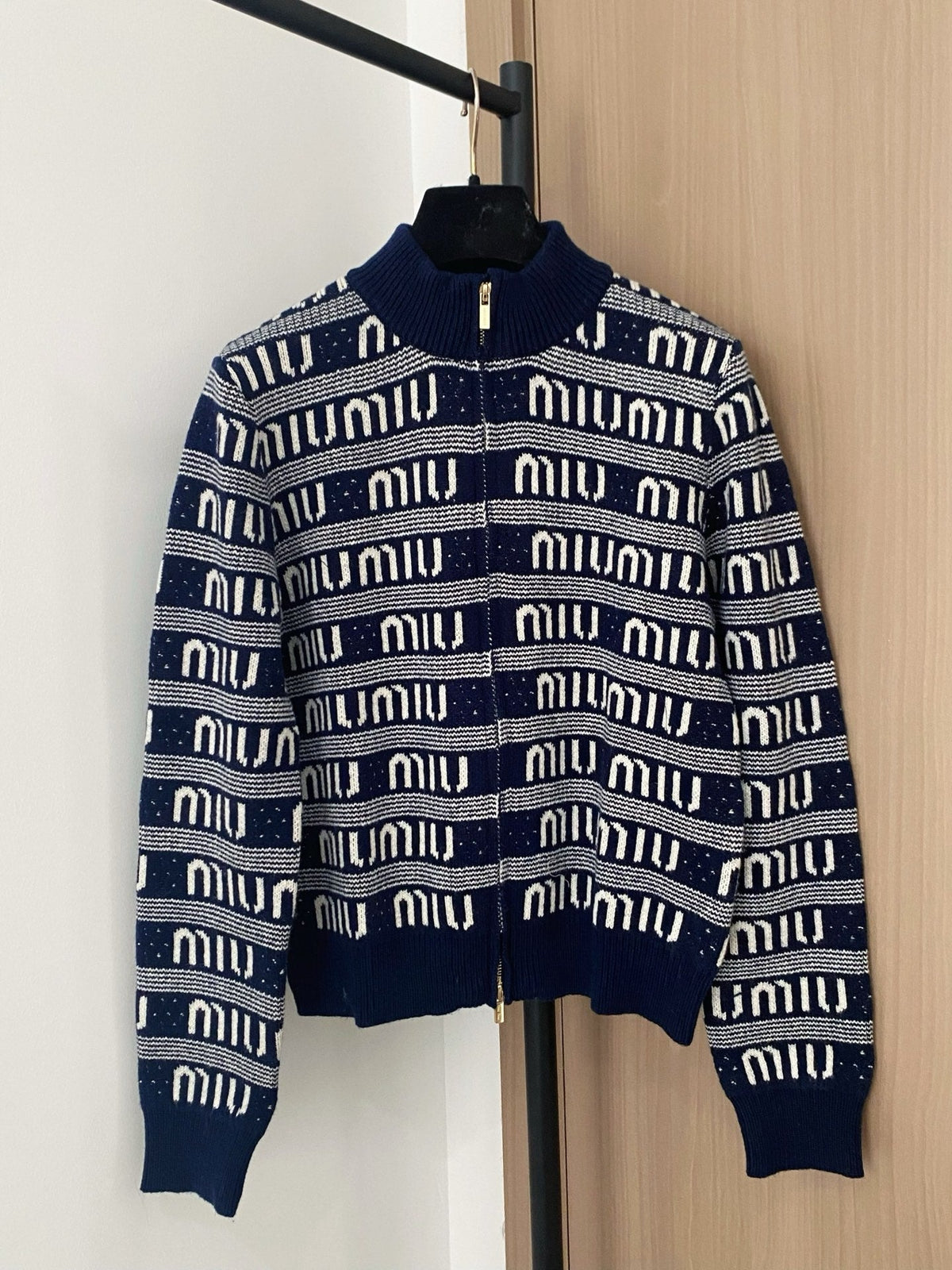 MIUMIU CARDIGAN STYLE 137