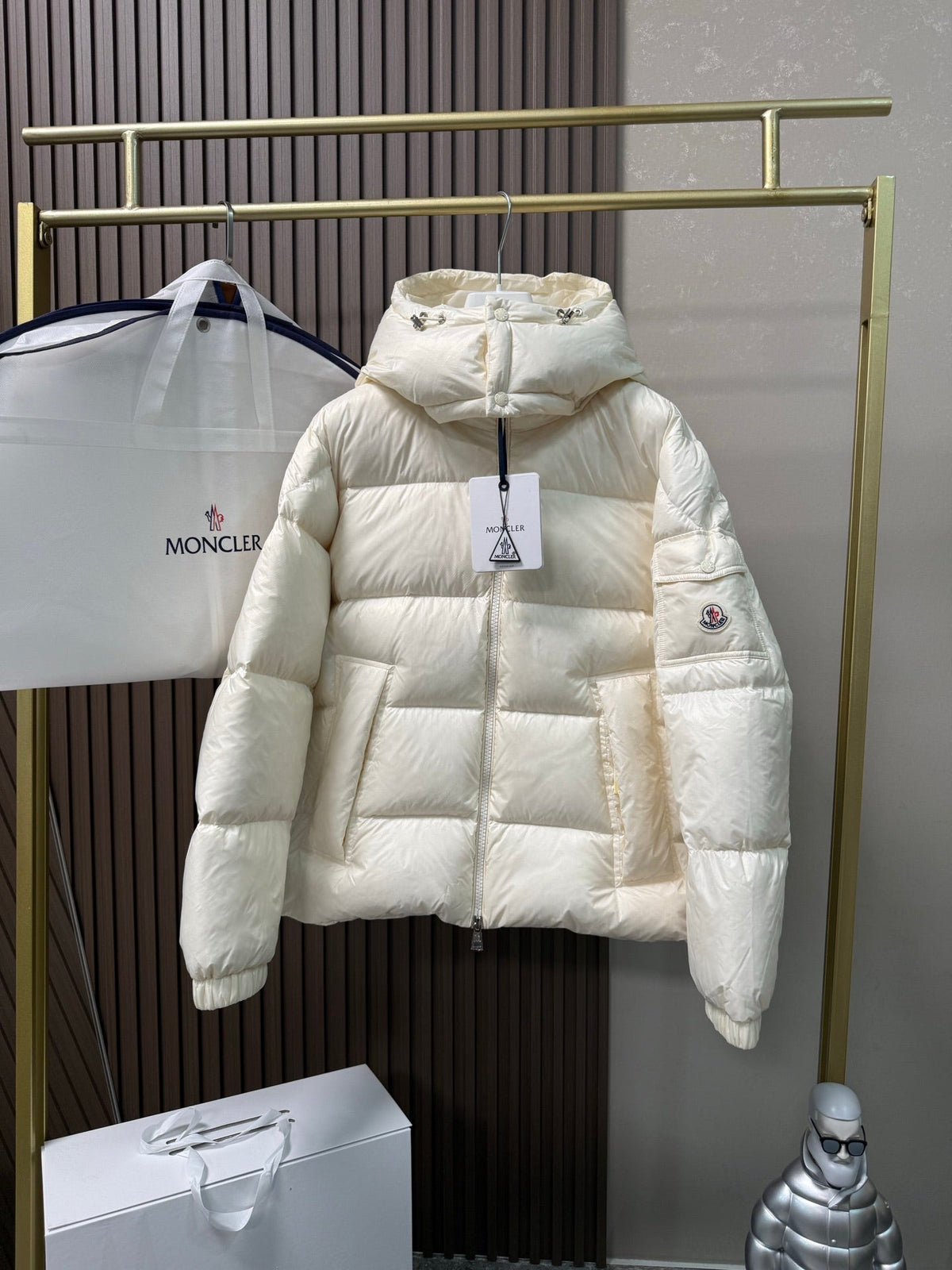 MONCLER JACKET STYLE 137