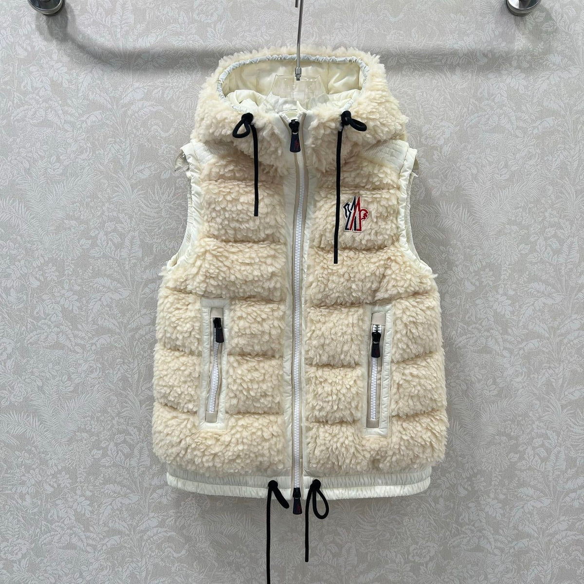 MONCLER 25S DOWN VEST IN WHITE 104