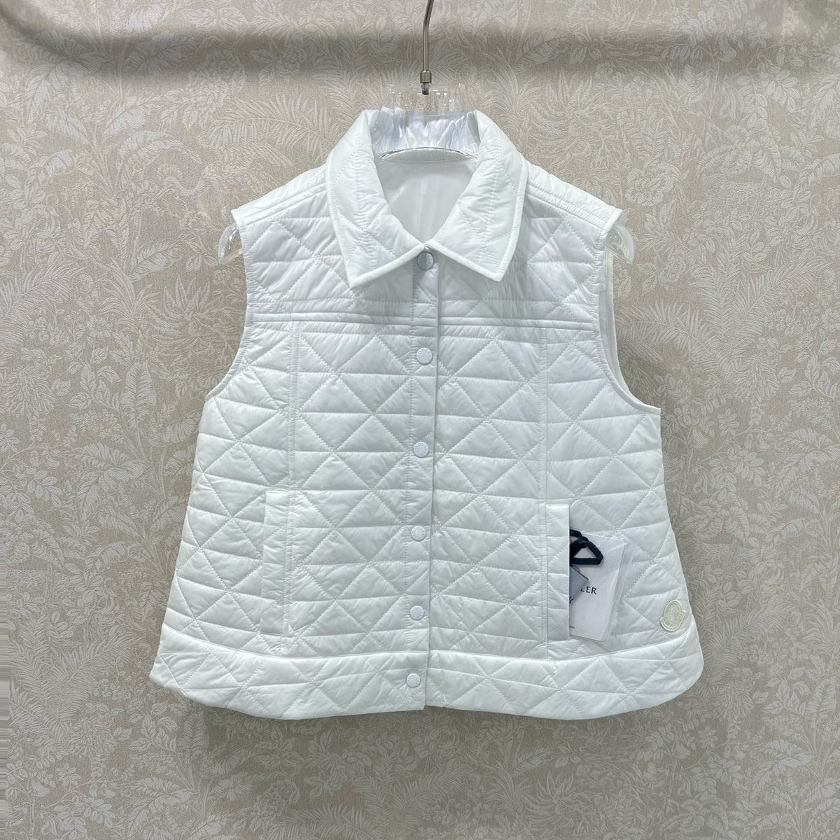 MONCLER 25S DOWN VEST IN WHITE 099