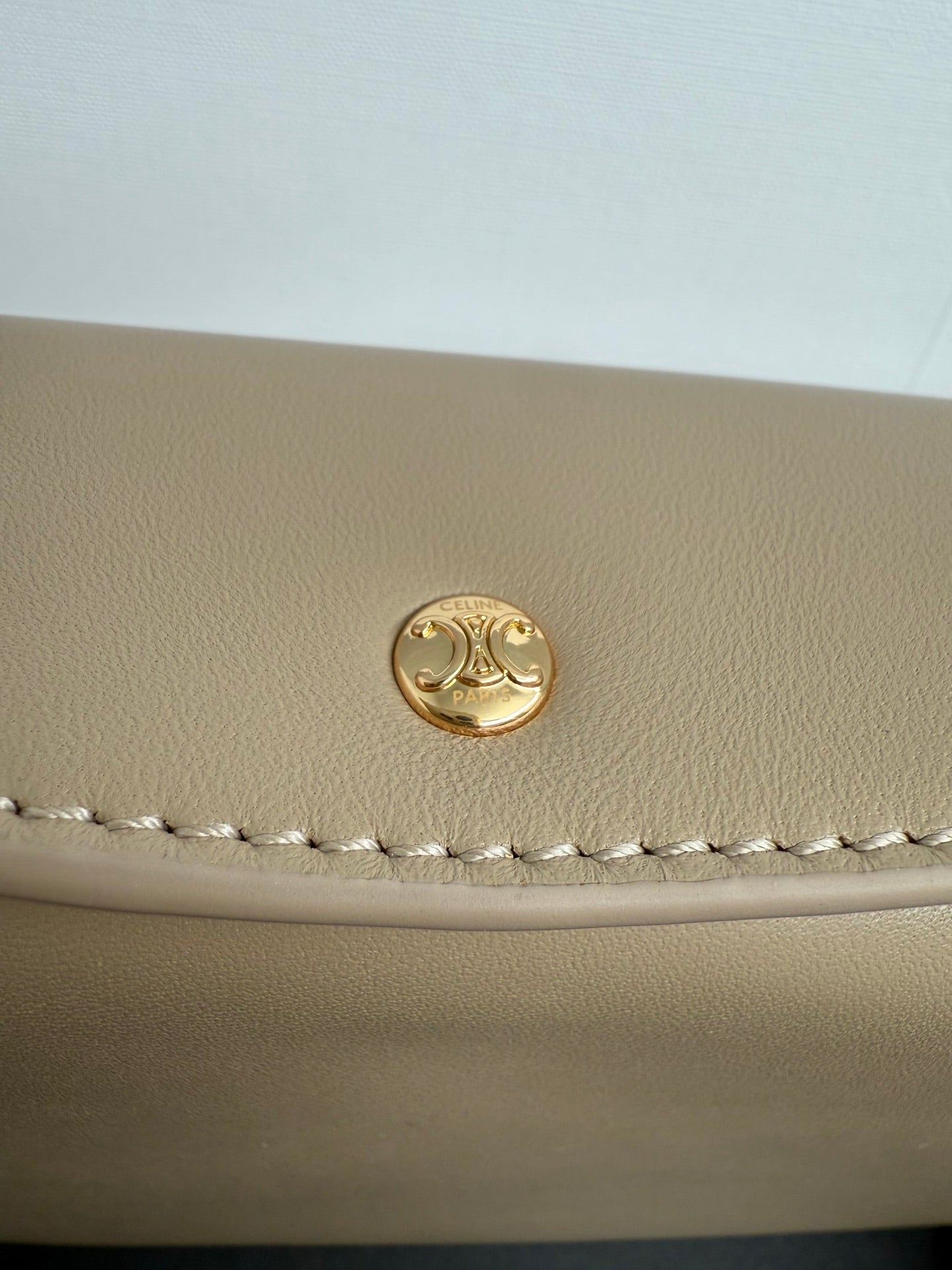 CELINE 25S TRIO FLAP 22MM IN DARK BEIGE SMOOTH LAMBSKIN GOLD HARDWARE