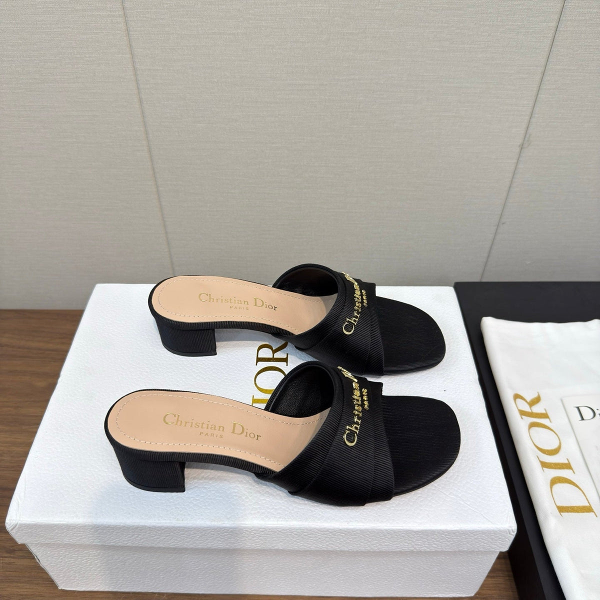 DIOR HIGH HEEL 25S 45 MM IN BLACK LAMBSKIN AND FABRIC WITH GOLD HARDWARE