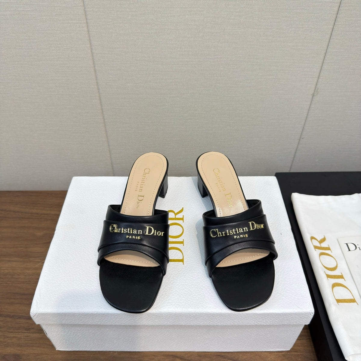 DIOR HIGH HEEL 25S 45 MM IN BLACK LAMBSKIN WITH GOLD HARDWARE