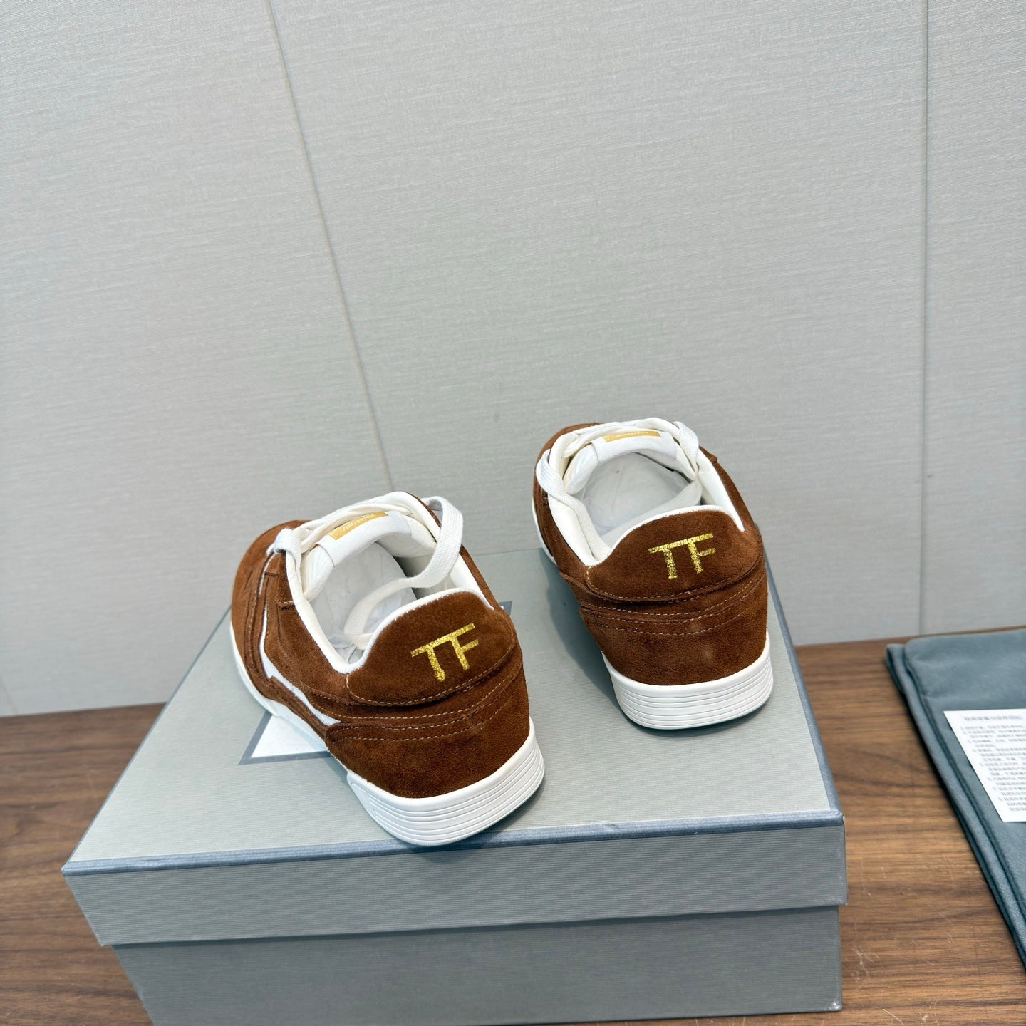 TOM FORD 26S JACKSON SNEAKERS IN BROWN SUEDE