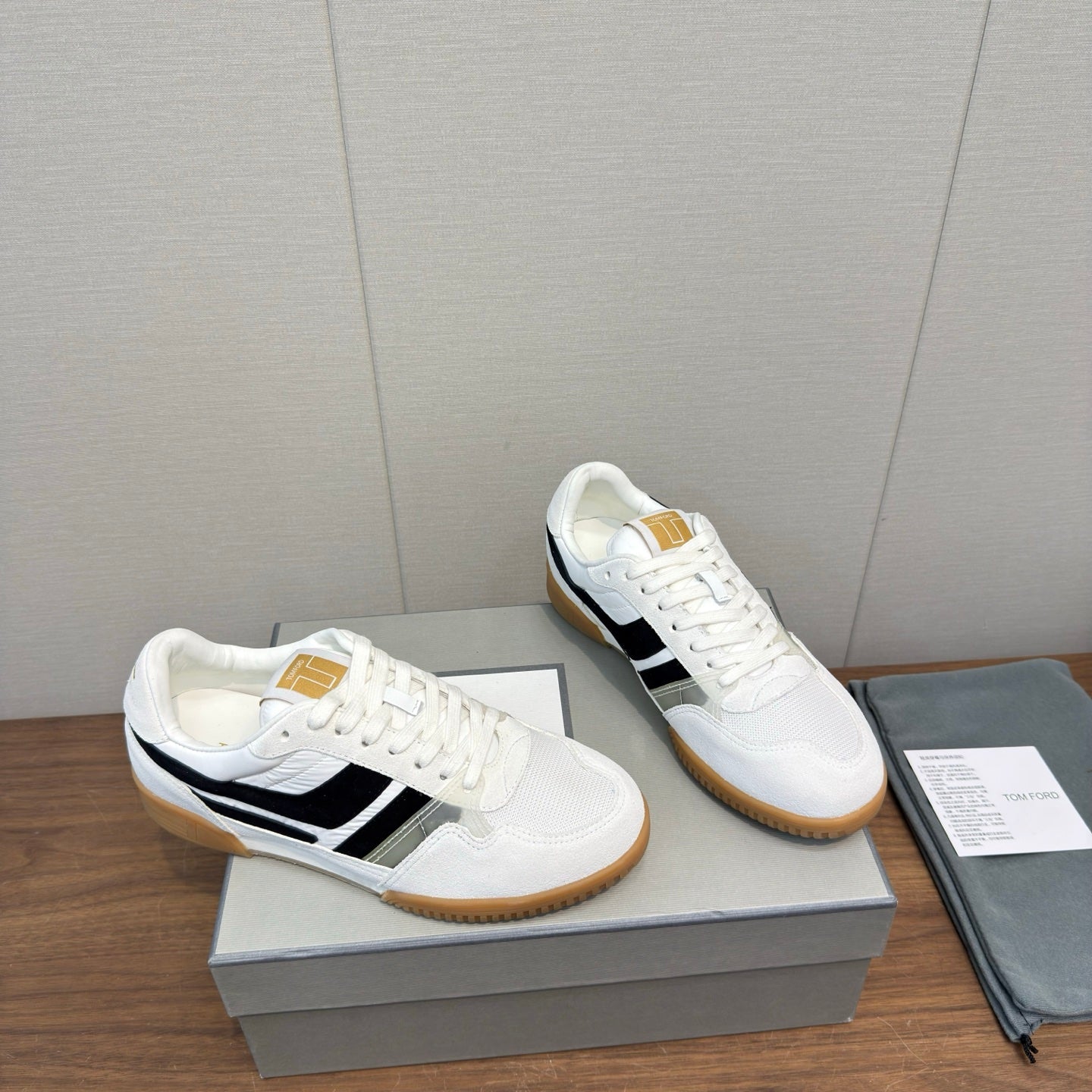 TOM FORD 26S JACKSON SNEAKERS IN WHITE AND BLACK SUEDE