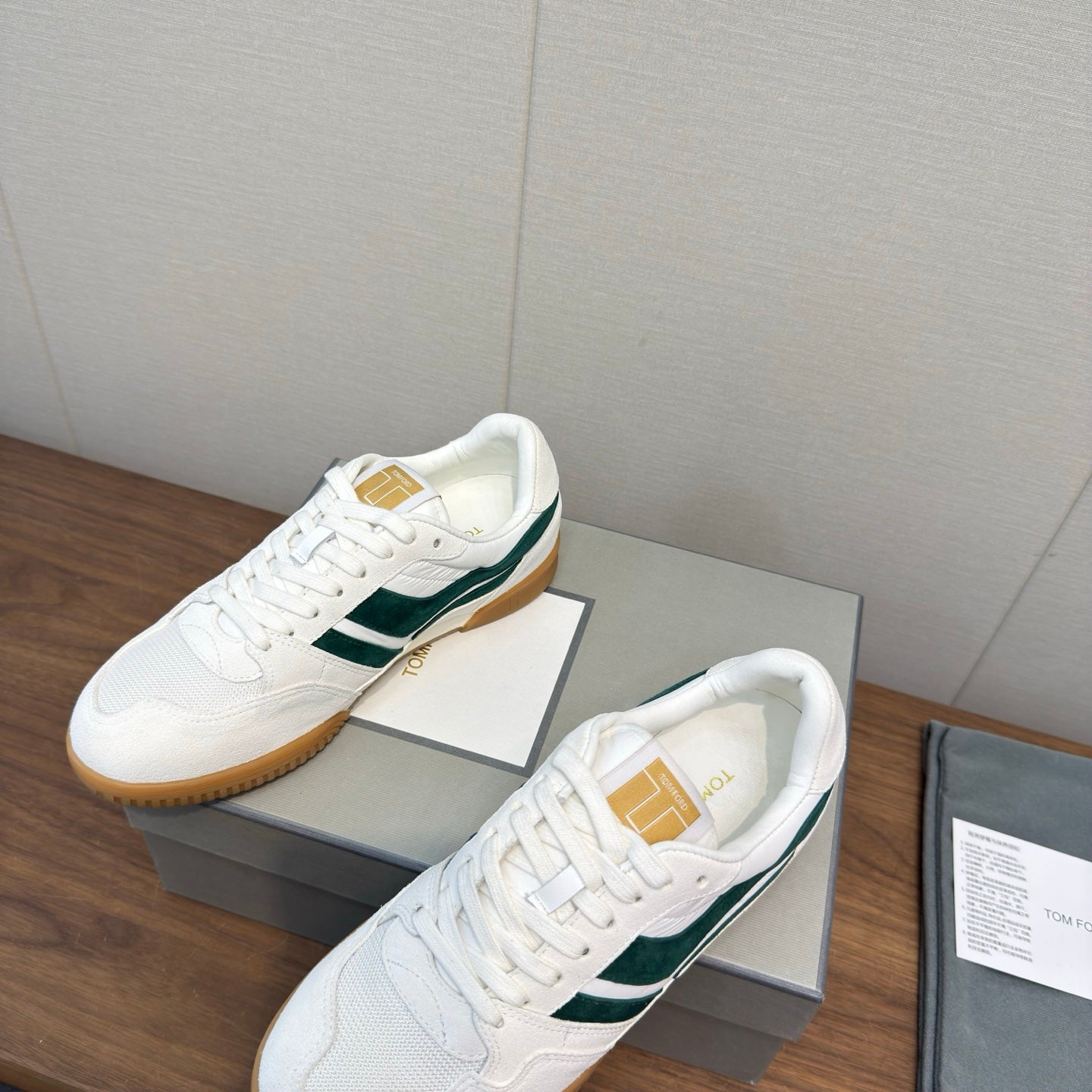 TOM FORD 26S JACKSON SNEAKERS IN WHITE AND DARK GREEN SUEDE